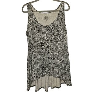 Torrid Black and White Patterned Tank Top